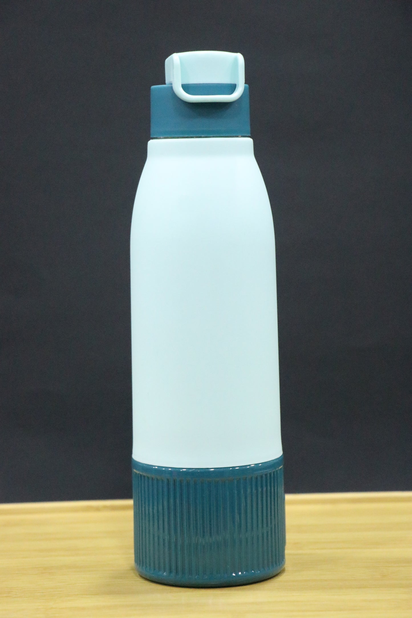 MG Insulated Hydration 700ml Bottle - Safe, Durable & Trendy